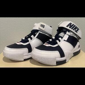 New Zoom Lebron II Mid Top Basketball Sneakers Men's Size 8 or Women's Size 9.5